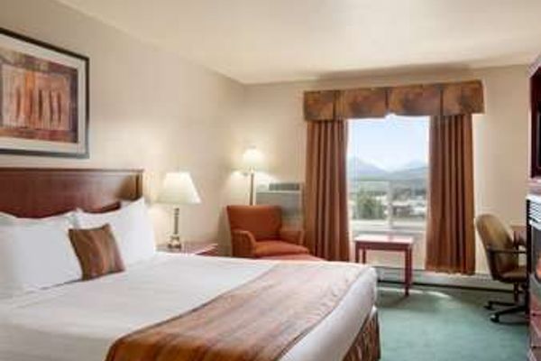 DAYS HOTEL AND SUITES GRANDE C (Grande Cache)